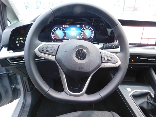 Golf VIII Life 1.5 TSI *STHZ,LED PLUS,NAVI*