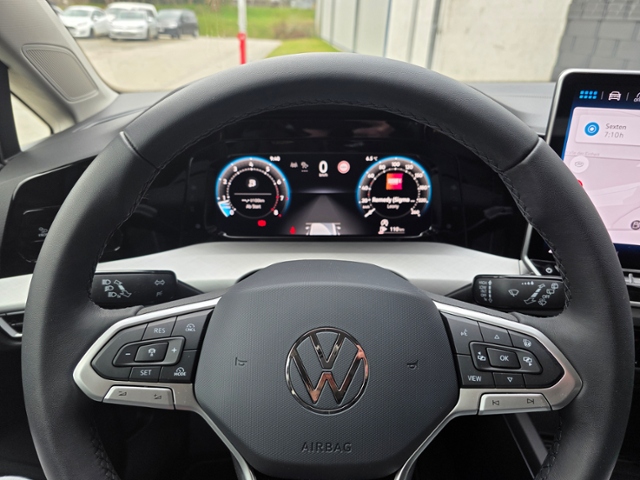 Golf VIII Variant Life 1.5 TSI *Matrix,ACC,NAVI,