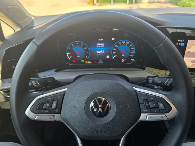 Golf VIII Style 1.5 eTSI DSG*DCC,MATRIX,PANO*