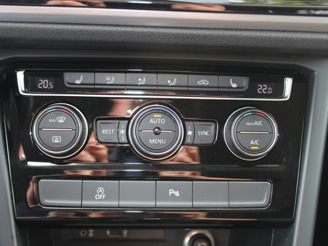 Touran Comfortline 1.4 TSI DSG *NAVI,ACC,7 Sitze
