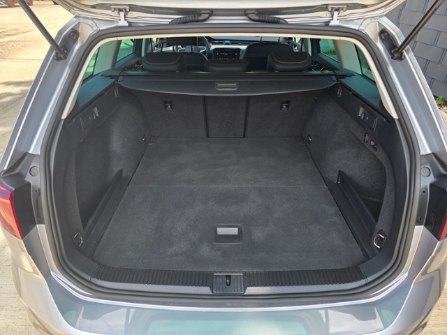 Passat Variant Elegance 2.0 TDI *MATRIX,AZV*