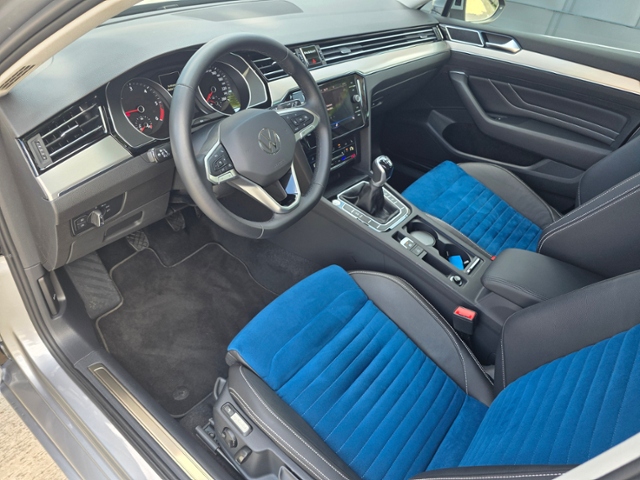 Passat Variant Elegance 2.0 TDI *MATRIX,AZV*