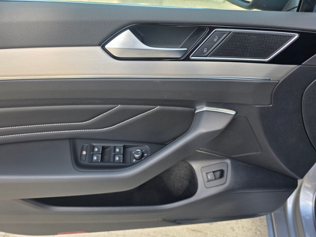 Passat Variant Elegance 2.0 TDI *MATRIX,AZV*