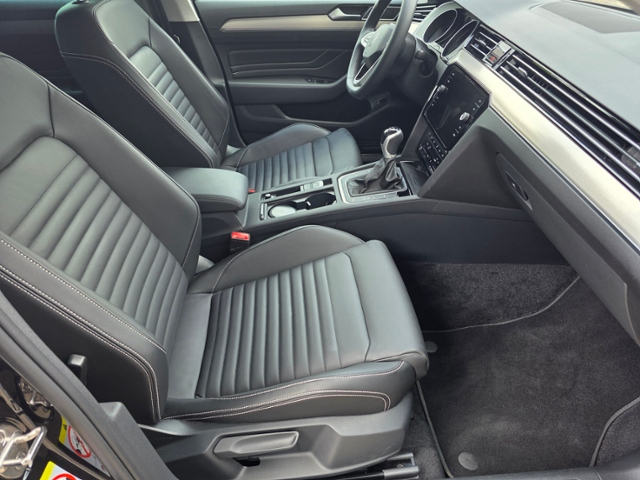 Passat Variant Elegance 2.0 TDI*STHZ,LEDER,MATRI