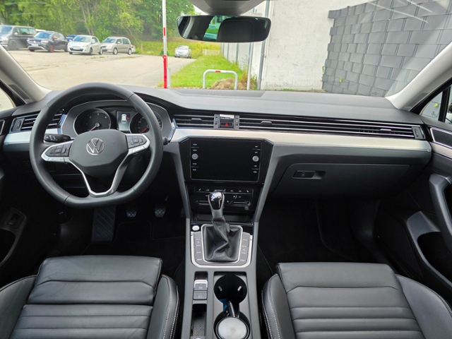 Passat Variant Elegance 2.0 TDI*STHZ,LEDER,MATRI