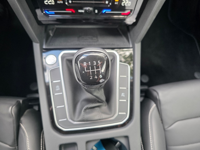 Passat Variant Elegance 2.0 TDI*STHZ,LEDER,MATRI