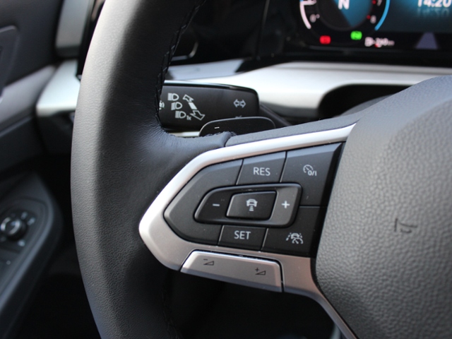 Golf VIII Variant Life 1.5 eTSI DSG OPF *NAVI,AP