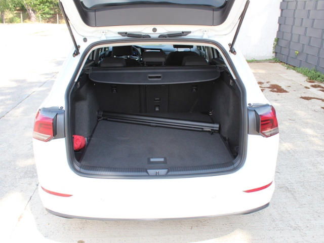 Golf VIII Variant Life 1.5 eTSI DSG OPF *NAVI,AP