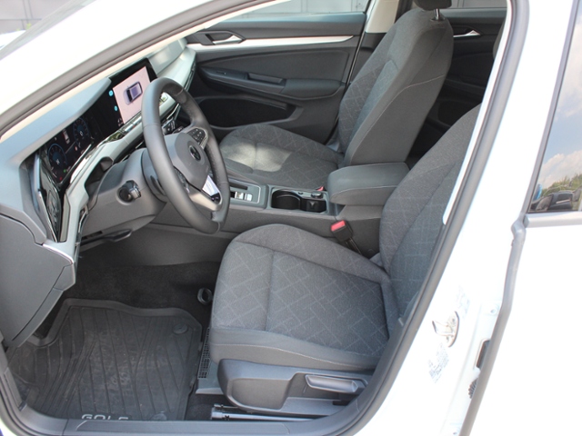 Golf VIII Variant Life 1.5 eTSI DSG OPF *NAVI,AP