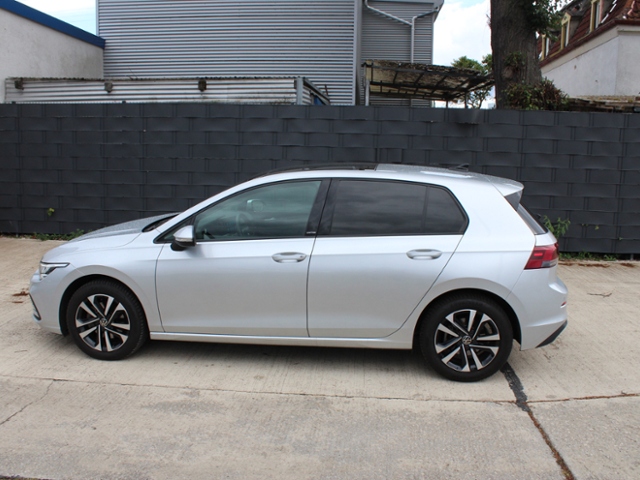Golf VIII United 1.5 TSI*STHZ,PANO,LED*