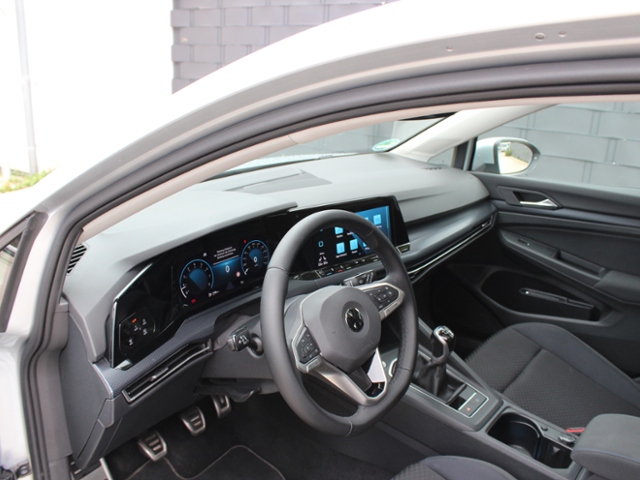 Golf VIII United 1.5 TSI*STHZ,PANO,LED*