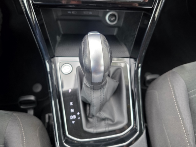 Touran Highline 2.0 TDI DSG*AZV,NAVI,LED*