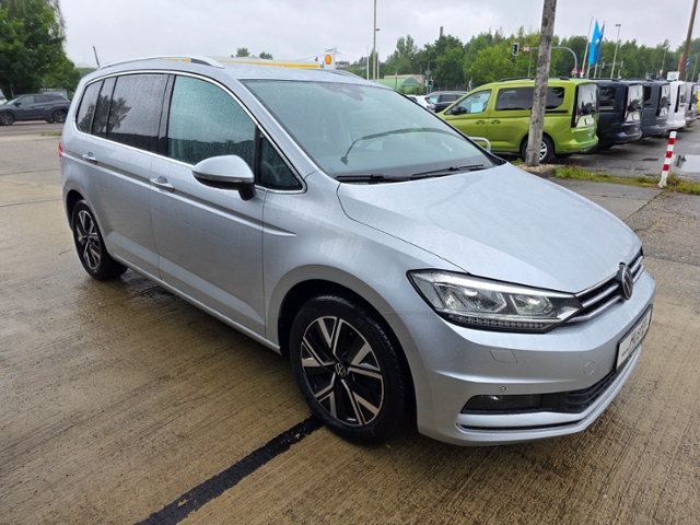 Touran Highline 2.0 TDI DSG*AZV,NAVI,LED*