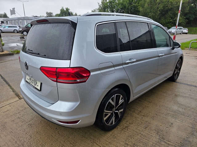 Touran Highline 2.0 TDI DSG*AZV,NAVI,LED*