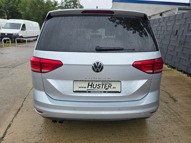 Touran Highline 2.0 TDI DSG*AZV,NAVI,LED*
