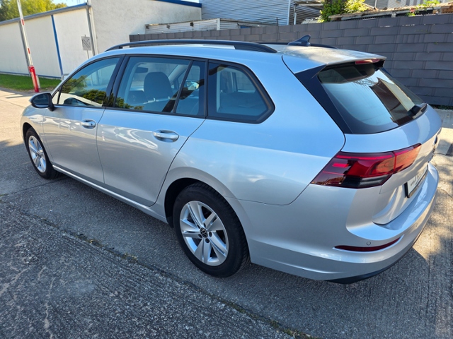 Golf VIII Variant Life 1.5 eTSI DSG OPF