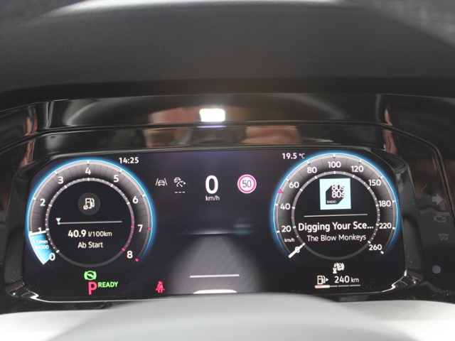 Golf VIII Variant Life 1.5 eTSI DSG**STHZ**