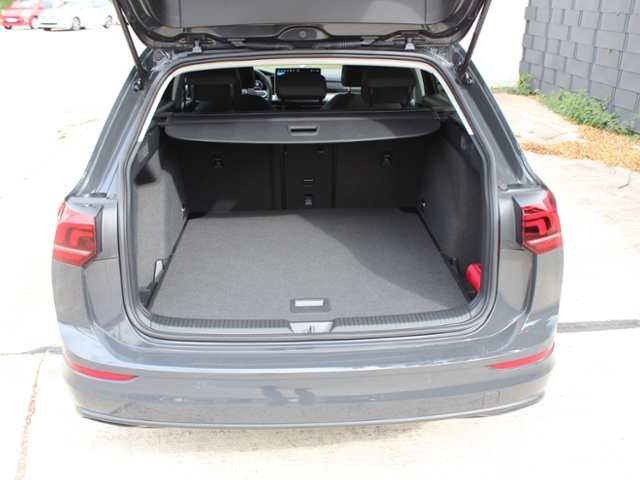 Golf VIII Variant Life 1.5 eTSI DSG**STHZ**