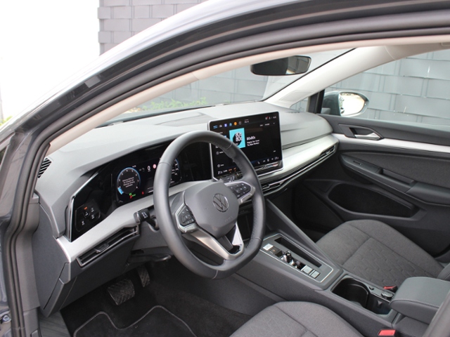 Golf VIII Variant Life 1.5 eTSI DSG**STHZ**