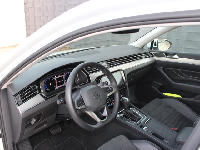 Passat Variant Elegance 2.0 TDI DSG SCR