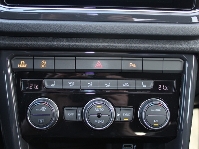 T-Roc Sport 1.5 TSI ACT *LED,ACC,NAVI,SHZ*