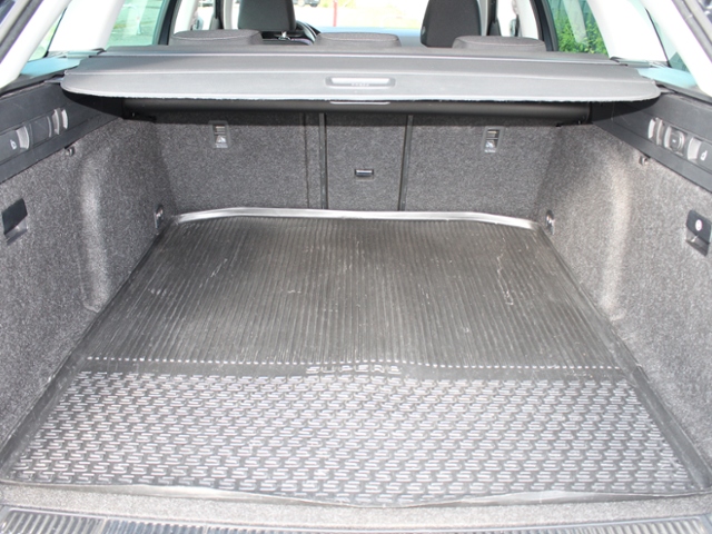 Superb Combi Scout 2.0 TDI DSG 4x4 *AHK,PANO,ACC