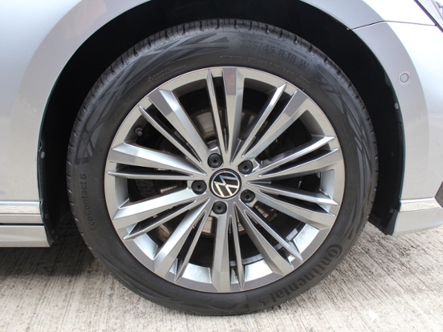 Passat Variant Elegance 'R-Line' 2.0 TDI DSG *Ma