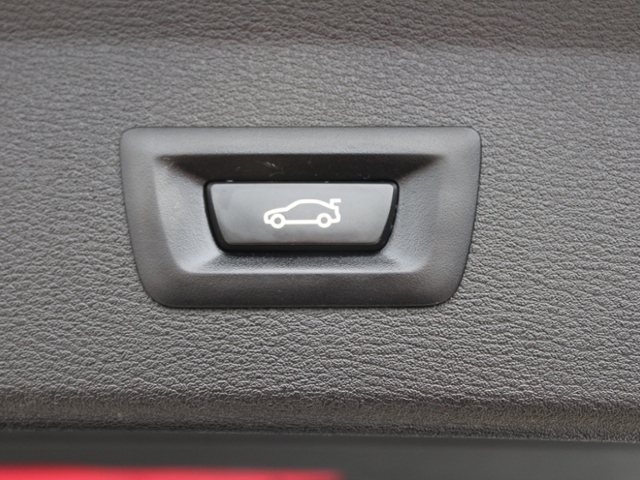 X1 sDrive18i Sport Line *LED,AHK,RFK,NAVI*