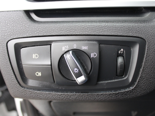 X1 sDrive18i Sport Line *LED,AHK,RFK,NAVI*