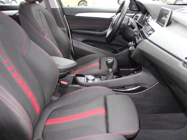 X1 sDrive18i Sport Line *LED,AHK,RFK,NAVI*