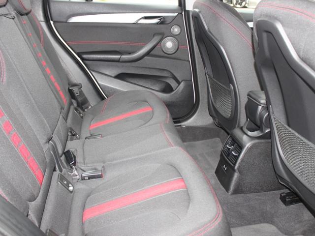 X1 sDrive18i Sport Line *LED,AHK,RFK,NAVI*