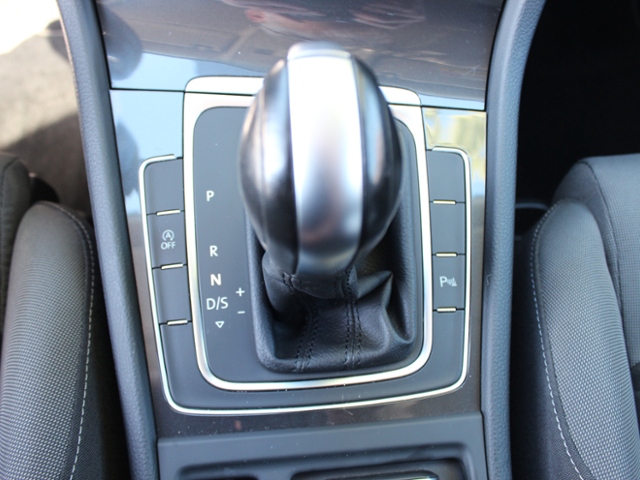 Golf VII Variant CL 2.0 TDI DSG SCR *STHZ,LED,AC