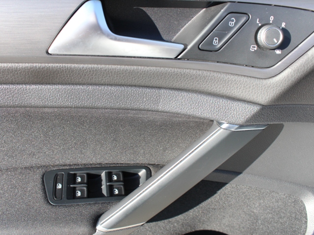 Golf VII Variant CL 2.0 TDI DSG SCR *STHZ,LED,AC