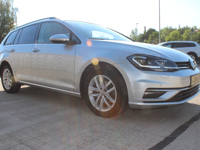 Golf VII Variant CL 2.0 TDI DSG SCR *STHZ,LED,AC