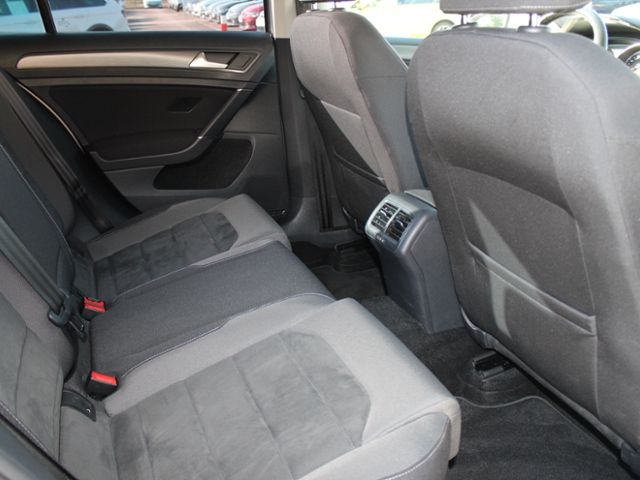 Golf VII Variant CL 2.0 TDI DSG SCR *STHZ,LED,AC