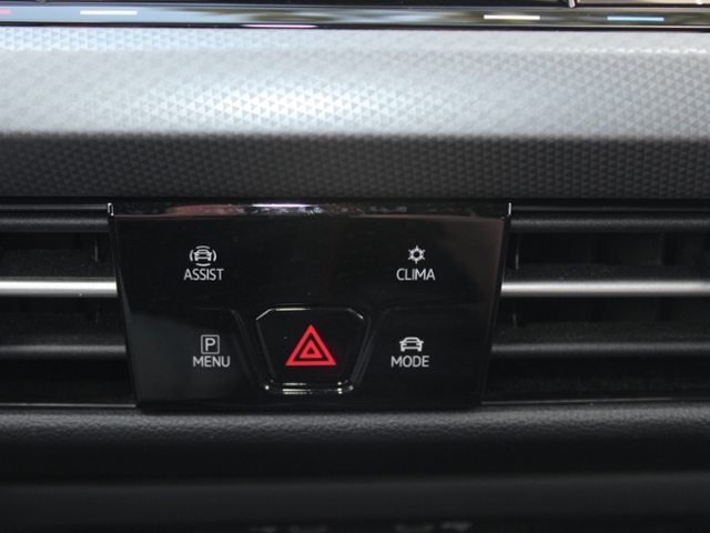 Golf VIII Active 1.5 eTSI DSG**STHZ,AZV**