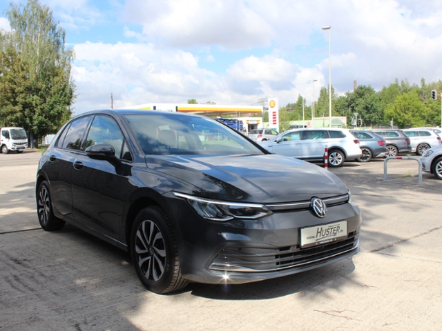 Golf VIII Active 1.5 eTSI DSG**STHZ,AZV**