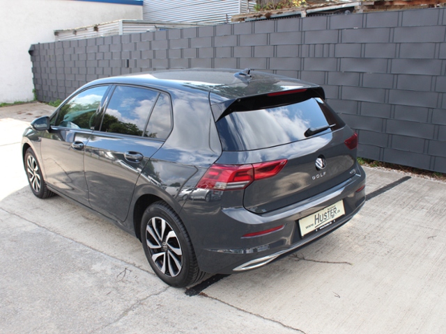 Golf VIII Active 1.5 eTSI DSG**STHZ,AZV**