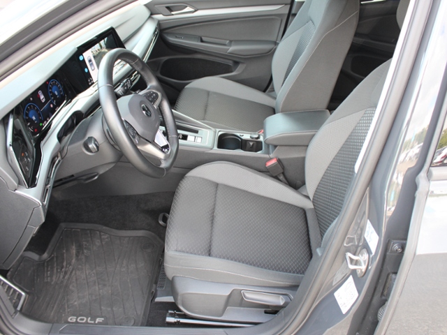 Golf VIII Active 1.5 eTSI DSG**STHZ,AZV**