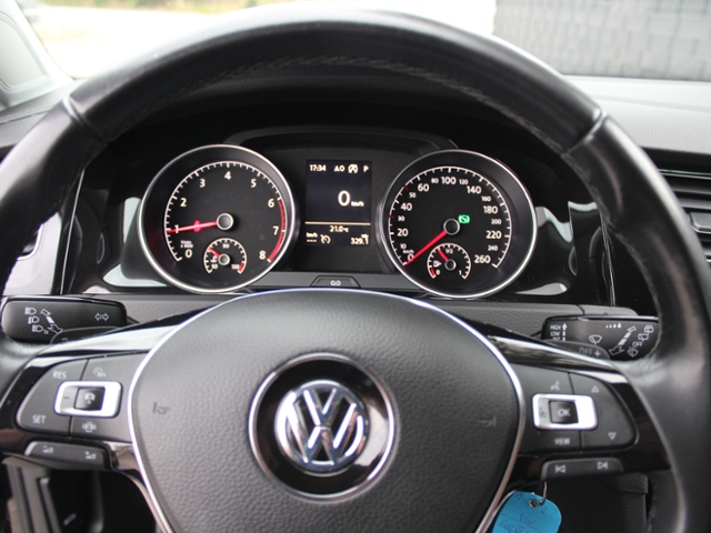 Golf VII IQ.DRIVE 1.5 TSI DSG *ACC,NAVI,FHZ*