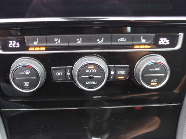 Golf VII IQ.DRIVE 1.5 TSI DSG *ACC,NAVI,FHZ*