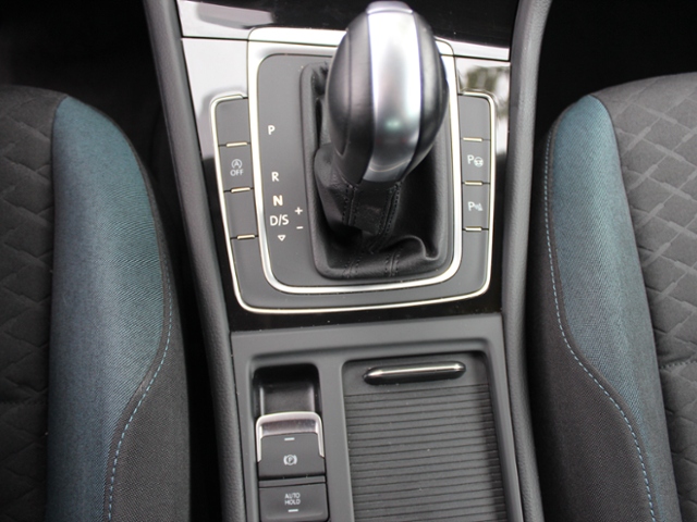 Golf VII IQ.DRIVE 1.5 TSI DSG *ACC,NAVI,FHZ*