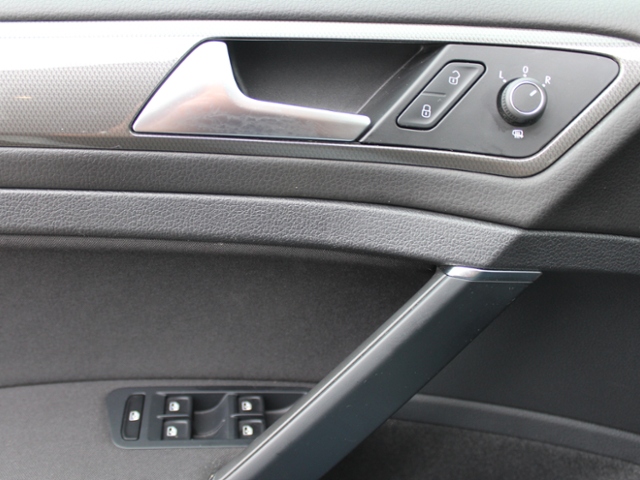 Golf VII IQ.DRIVE 1.5 TSI DSG *ACC,NAVI,FHZ*