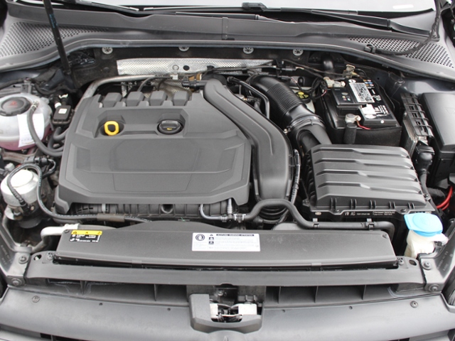 Golf VII IQ.DRIVE 1.5 TSI DSG *ACC,NAVI,FHZ*