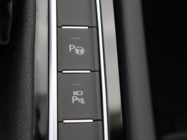 Arteon R-Line 2.0 TDI DSG 4motion*STHZ*
