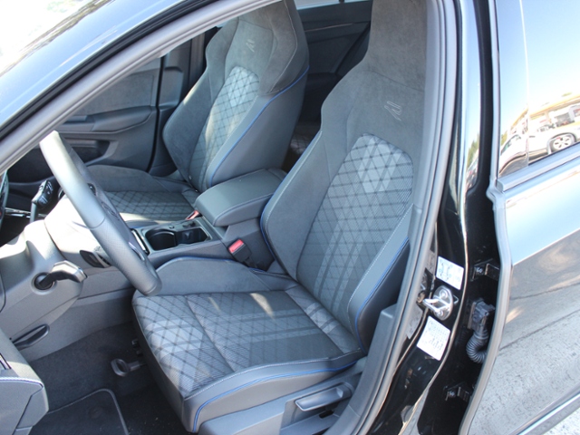 Golf VIII R-Line Black Style 2.0 TSI DSG 4M
