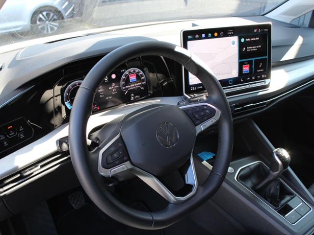 Golf VIII Life 1.5 TSI**MATRIX,AZV,NAVI**