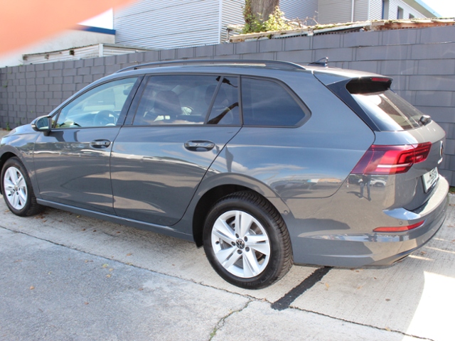 Golf VIII Variant Life 1.5 TSI**NUR 1768 km**