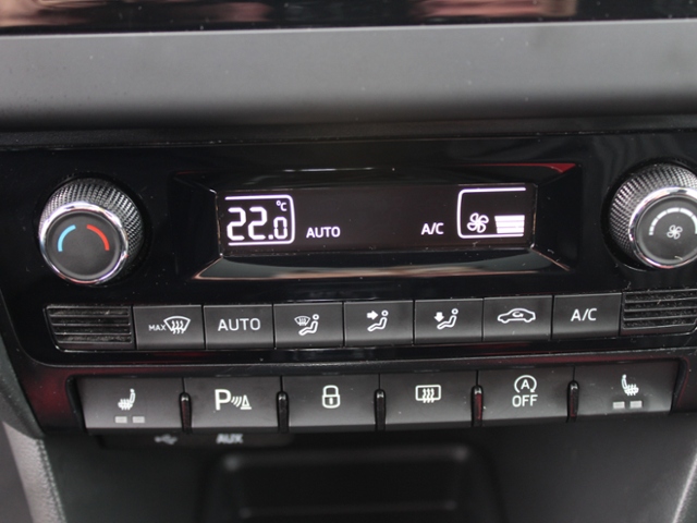 Rapid Spaceback Monte Carlo 1.4 TSI DSG *XENON,R