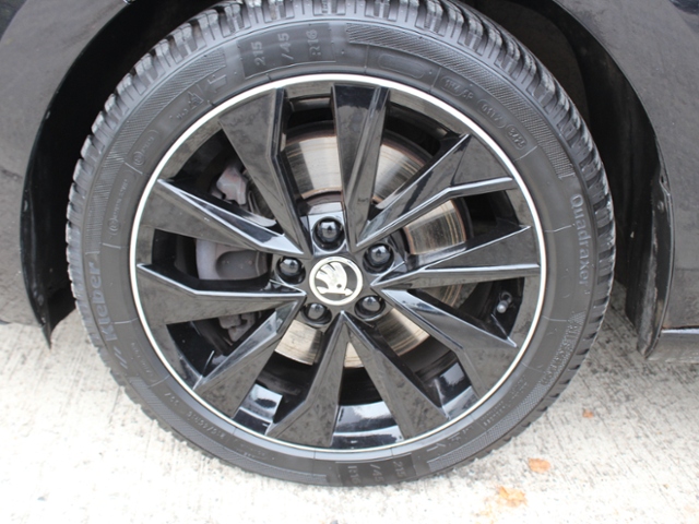 Rapid Spaceback Monte Carlo 1.4 TSI DSG *XENON,R
